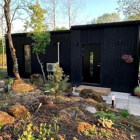 Small Cozy 3-Room House With Terrace & Large Garden Ilmandu Екстер'єр фото