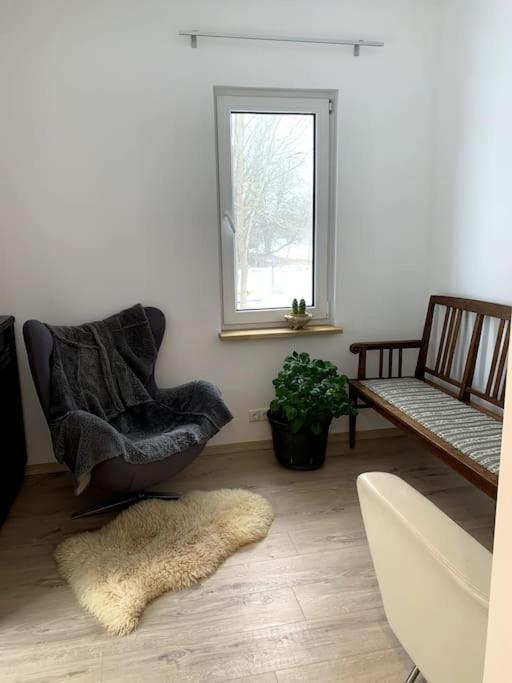 Small Cozy 3-Room House With Terrace & Large Garden Ilmandu Екстер'єр фото