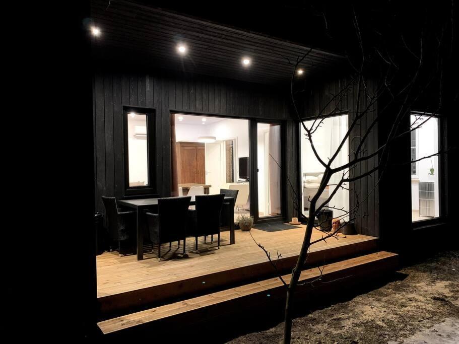 Small Cozy 3-Room House With Terrace & Large Garden Ilmandu Екстер'єр фото